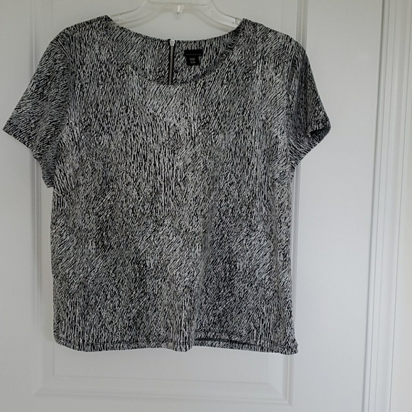 Tops - Black and white blouse